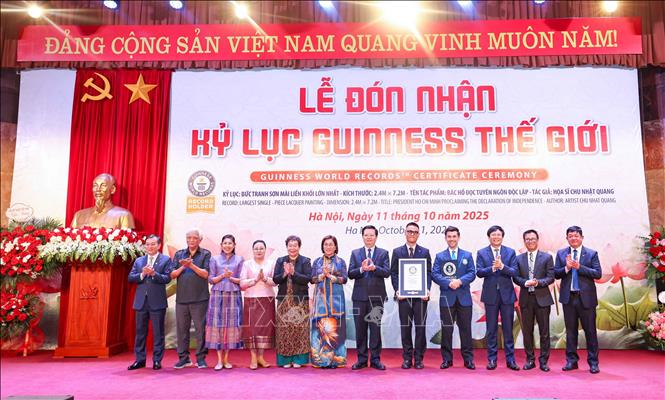 Bức tranh sơn mài 